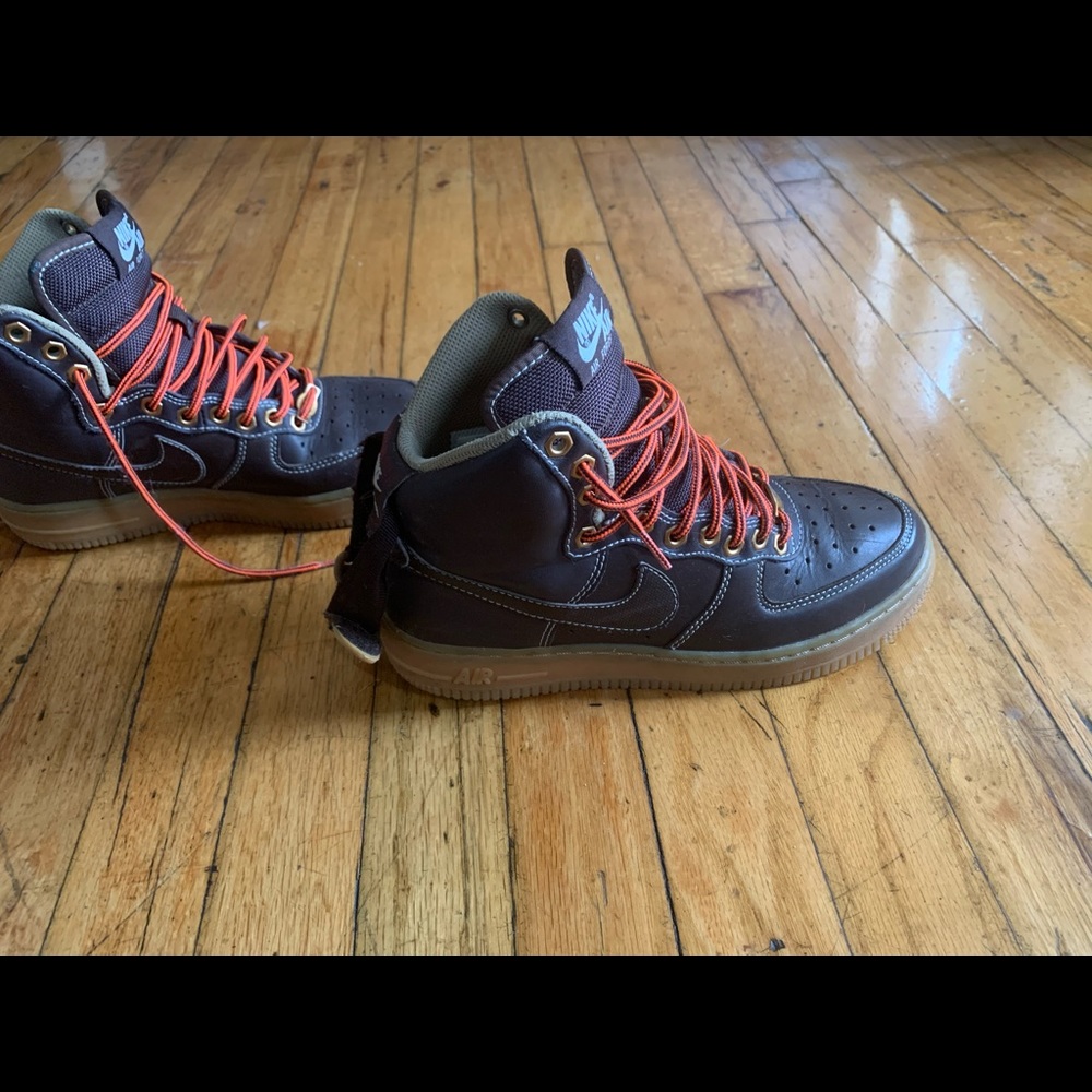 Nike Ups